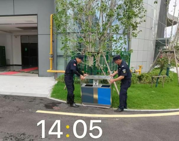 C:/Users/BA/Desktop/風(fēng)雨過后南京保安迅速行動(dòng)，恢復(fù)安“寧”面貌/4.jpg4