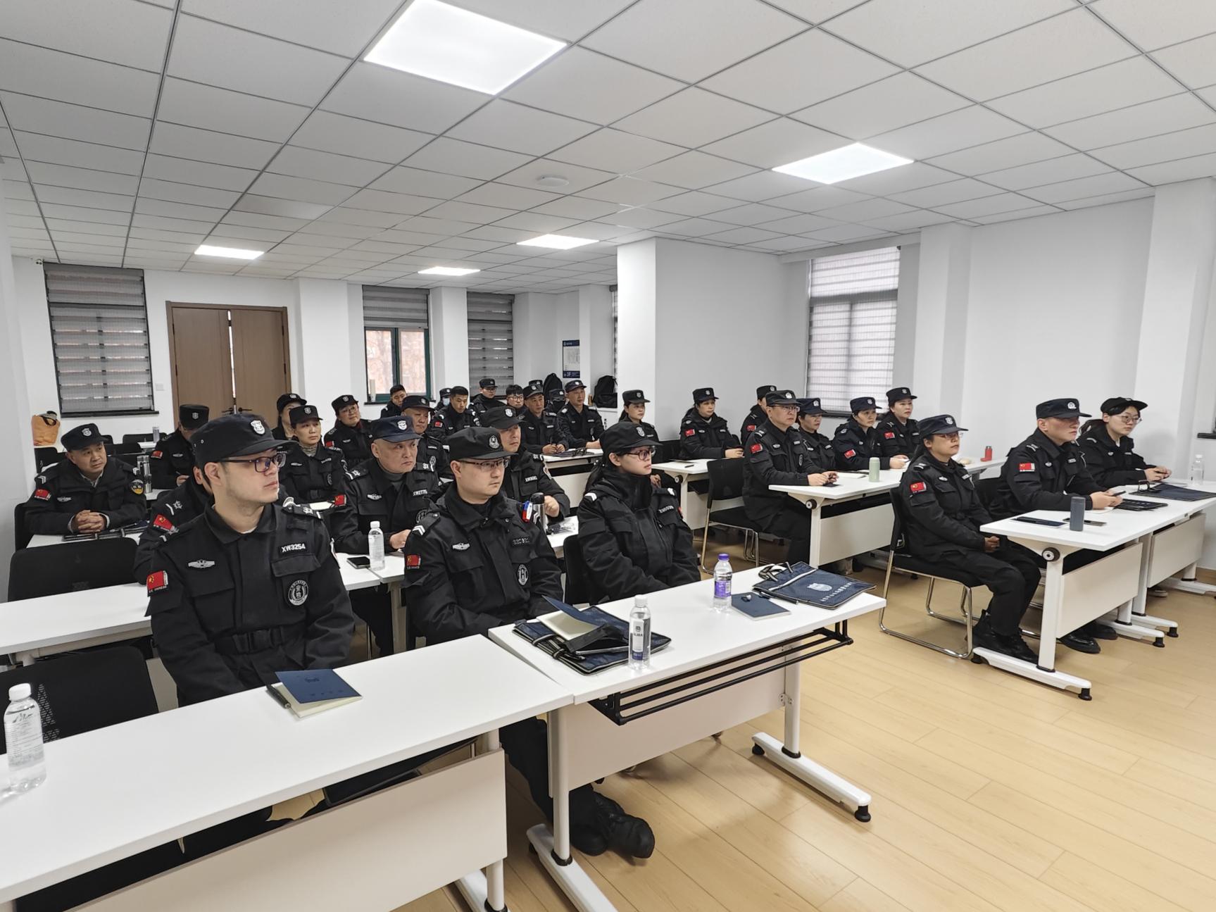 E:/25.12.10后 上傳網(wǎng)站留存/以專業(yè)守護(hù)安全 用實戰(zhàn)淬煉本領(lǐng)/照片/0fc0dfaca3d3b45557bc6770db8e8e12.jpg0fc0dfaca3d3b45557bc6770db8e8e12