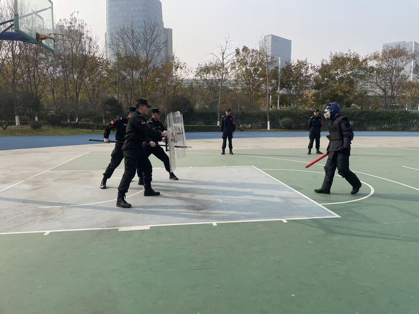 E:/25.12.10后 上傳網(wǎng)站留存/喜報！南京市保安服務(wù)有限公司建鄴分公司榮獲“校園最小應(yīng)急單元技能競賽”一等獎/照片/ef12cf02b7bf17801f82f2d7cee6249a.jpgef12cf02b7bf17801f82f2d7cee6249a