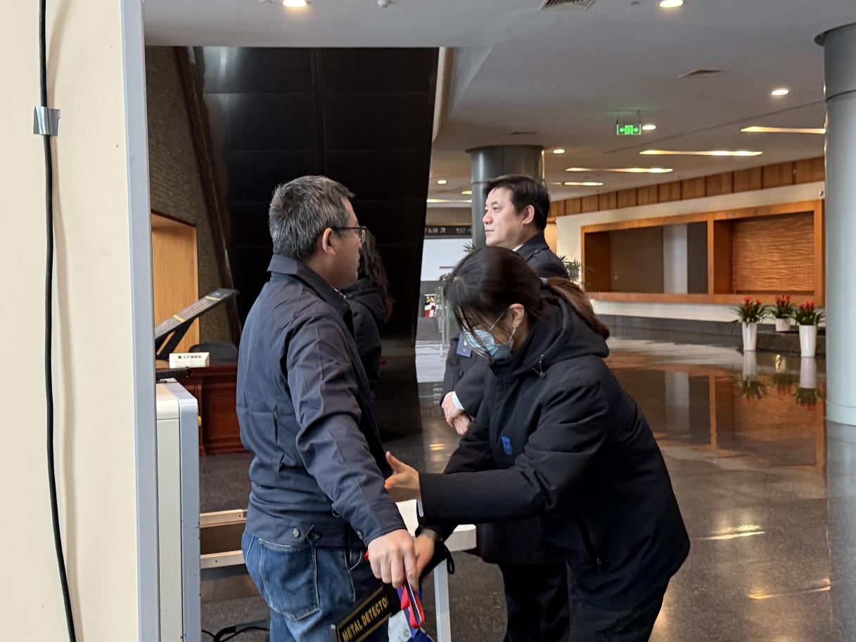 E:/25.12.10后 上傳網(wǎng)站留存/“安保鐵軍、硬核保障”2026系列報(bào)道一——科技引領(lǐng)未來，安全護(hù)航盛會(huì)/照片/79854b95b5929b8d99e14dd1fe9a271f.jpg79854b95b5929b8d99e14dd1fe9a271f