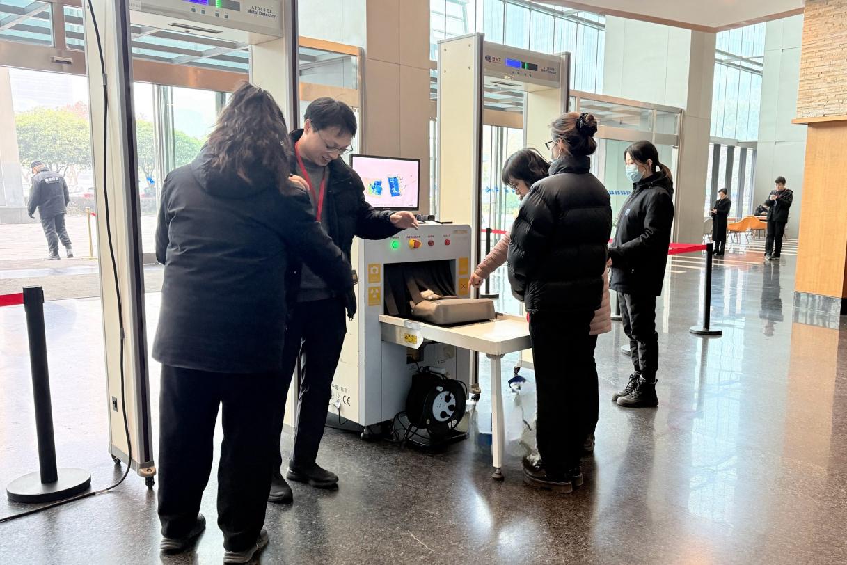 E:/25.12.10后 上傳網(wǎng)站留存/“安保鐵軍、硬核保障”2026系列報(bào)道一——科技引領(lǐng)未來，安全護(hù)航盛會(huì)/照片/5212ea35a8b77386cbea49d69a720cf7.jpg5212ea35a8b77386cbea49d69a720cf7